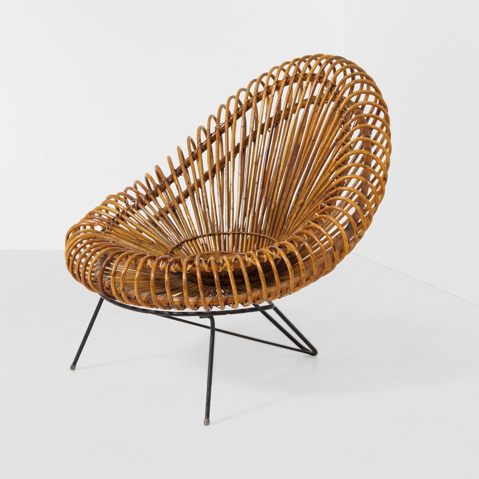 Janine Abraham and Dirk Jan Rol Poltrona: Struttura in rattan e giunco con sostegni in metallo.Prod. Olanda, 1960 ca.