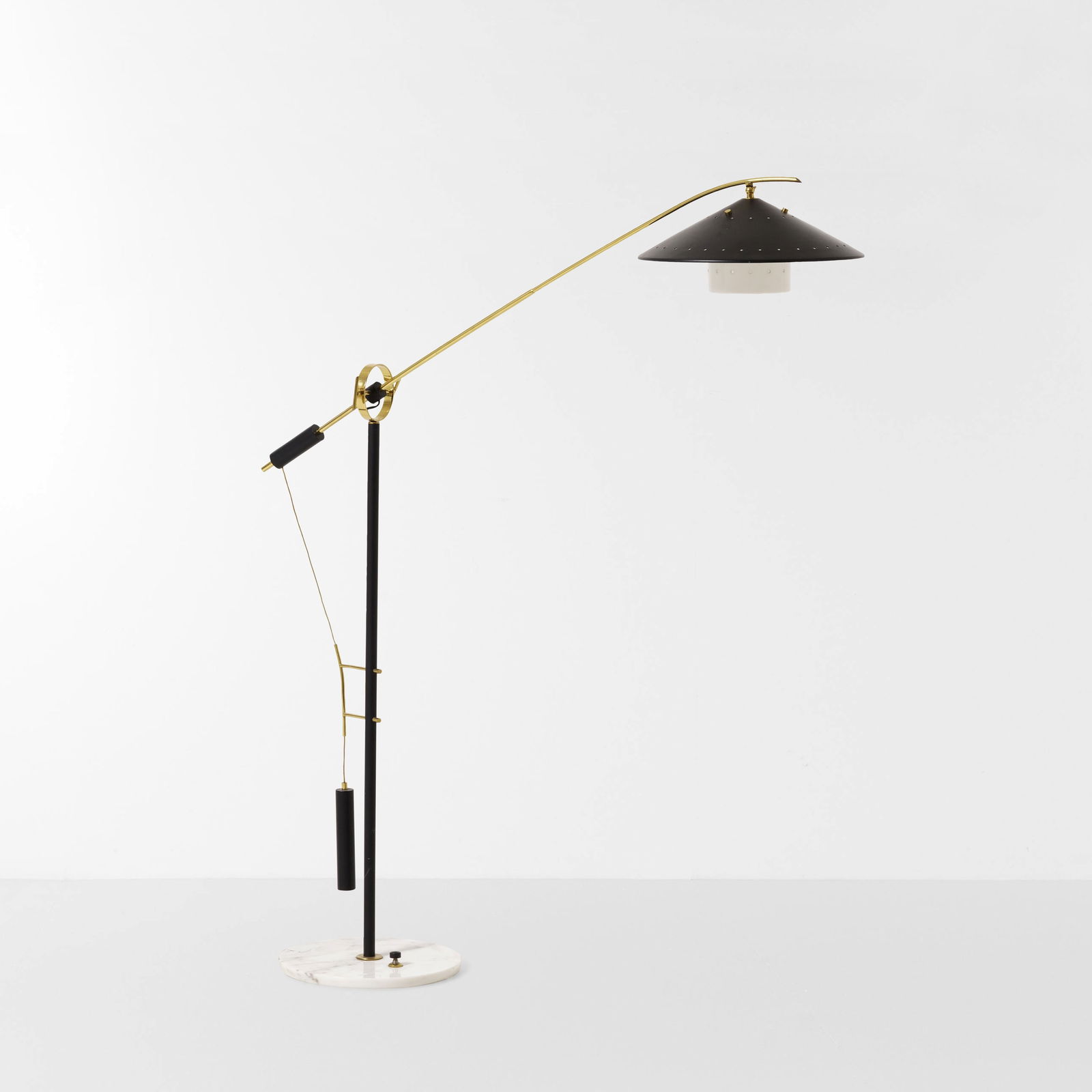 Angelo Brotto Lampada da terra: Struttura a movimento basculante in ottone e metallo laccato, base in marmo e diffusore in metallo laccato e perspex.Prod. Esperia, Italia, 1960 ca.