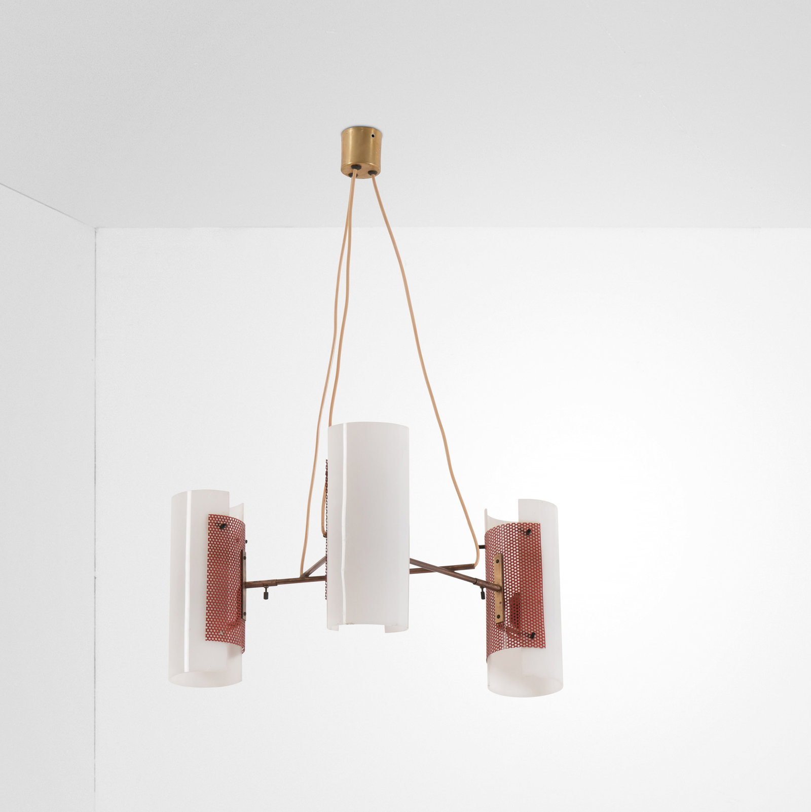 Stilux Lampada a sospensione: Struttura in ottone e diffusori in metacrilato opalino.Altezza regolabile.Prod. Stilux, Italia, 1960 ca.