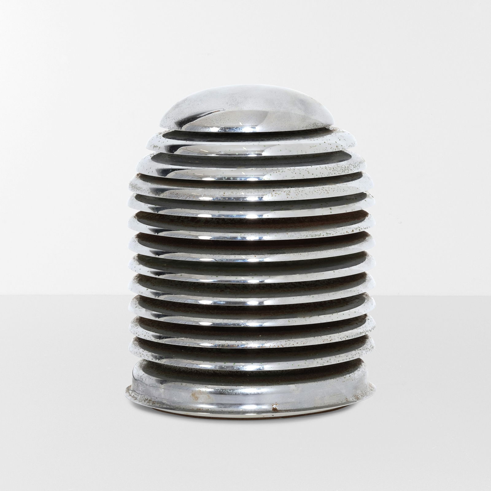 Kazuo Motozawa Lampada da tavolo della serie Saturno: Struttura in metallo.Prod. Germania, 1970.