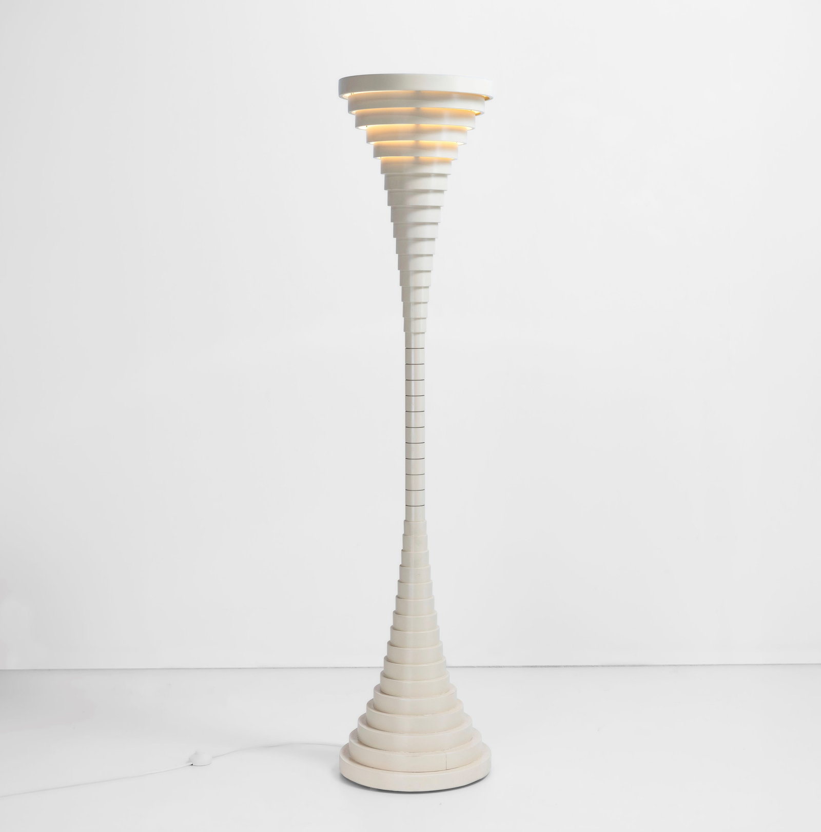 Paolo Portoghesi e Silvio Bilangione  Lampada da terra mod. Helga (1 of 1)