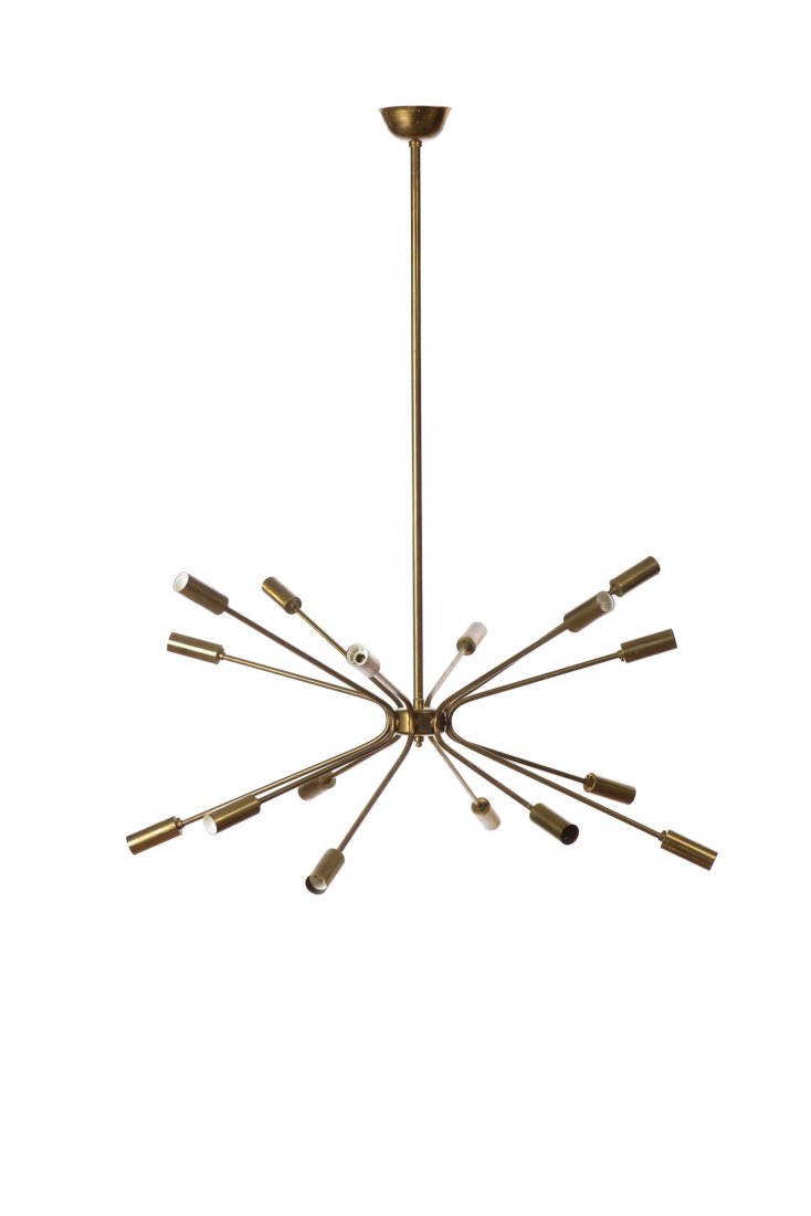STILNOVO Lampadario modello Sputnik: Lampadario modello "a sputnik ", ottone lucido.Italia anni '50 ca., altezza cm 100, diametro cm 80.