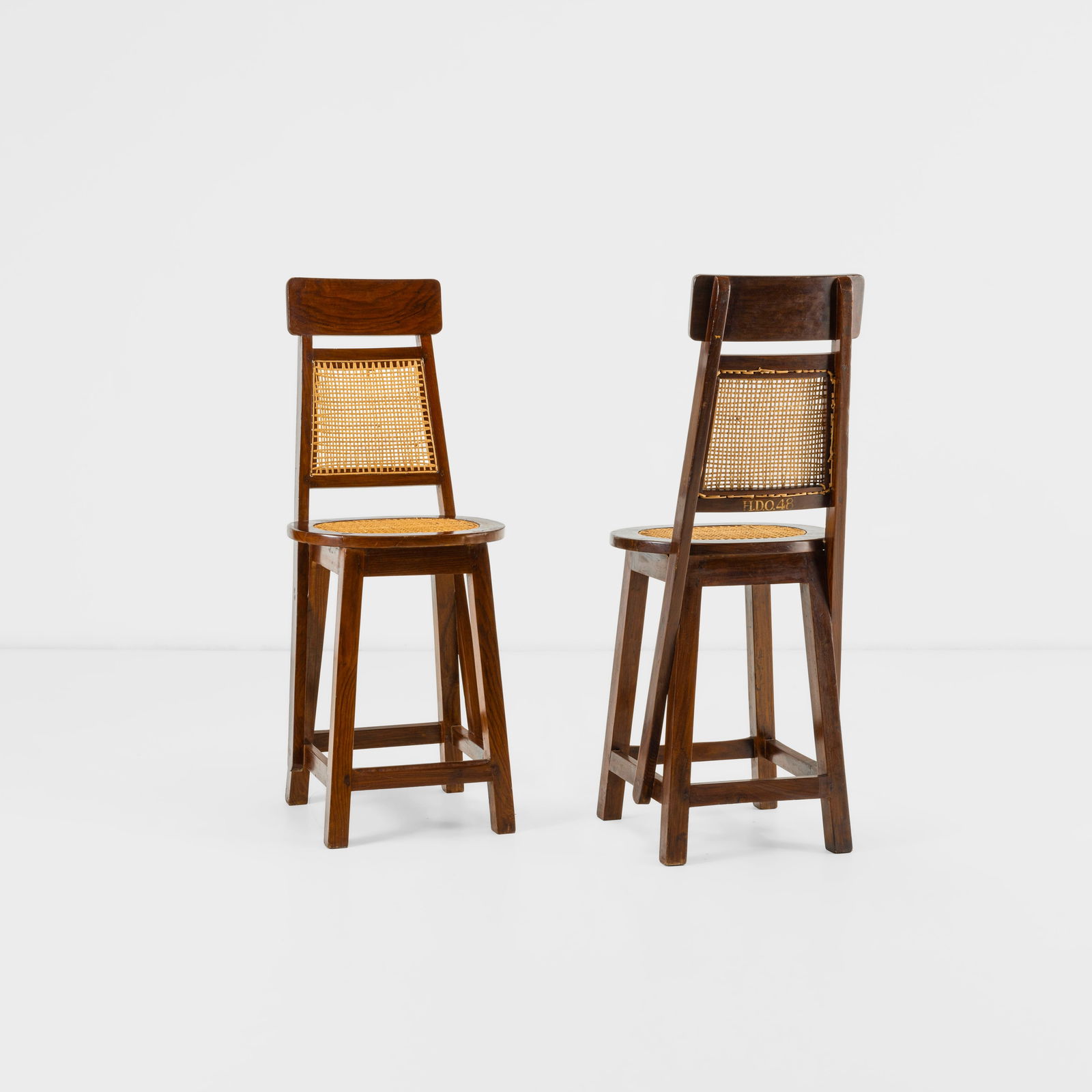 Pierre Jeanneret  Due sgabelli (1 of 2)