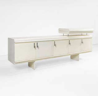 Vittorio Introini Mobile contenitore della serie Pellicano: Struttura in legno laccato e maniglie in ottone nichelato.Prod. Saporiti, Italia, 1960 ca.