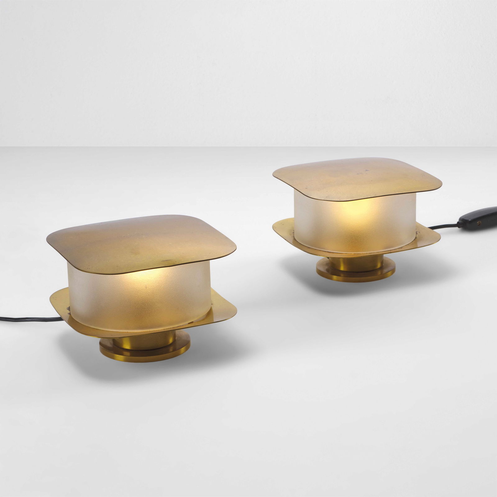 Fontana Arte  Two table lamps mod. 2427. (1 of 2)