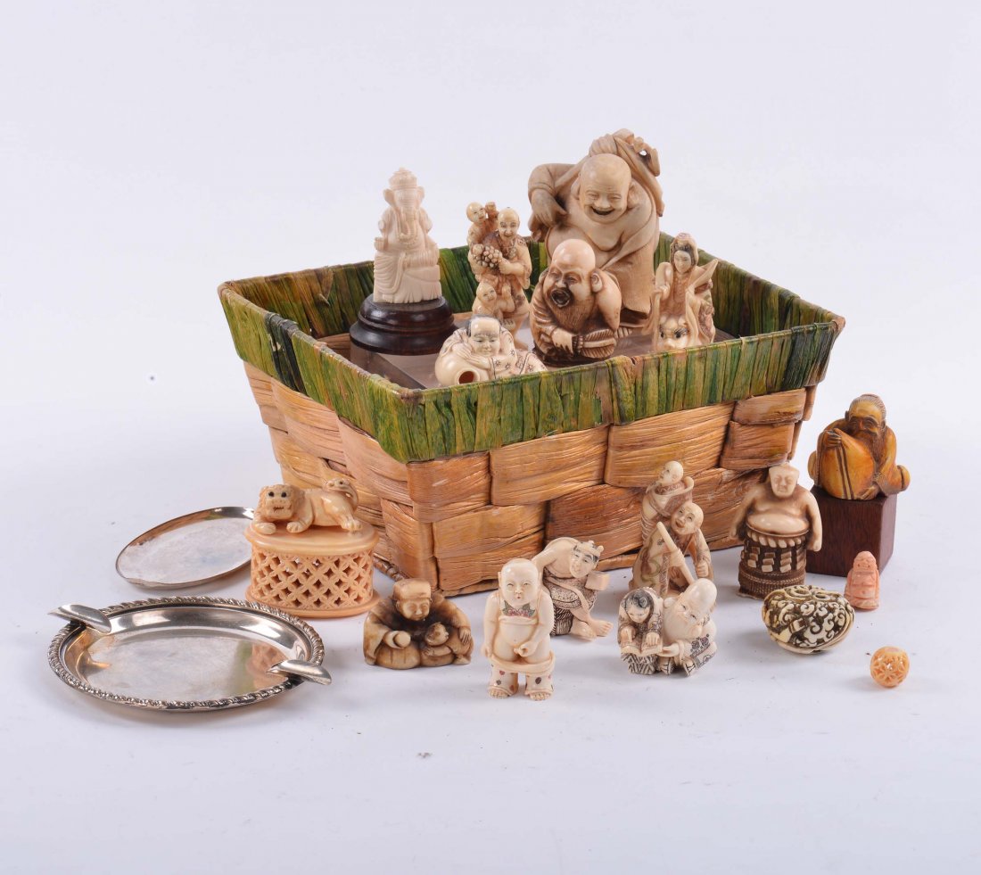 Lotto di piccoli avori orientali di varie dimensioni ed (1 of 1)