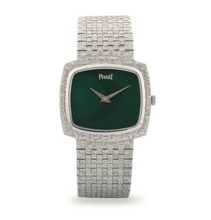Piaget Elegant ultra-flat wristwatch ref 9571H in white gold with integrated bracelet, malachite: Brand: Piaget Model: Malachite Year: circa 1970 Reference: 9571H Quadrant: Malachite Case N°: 182397 Winding: Manual winding Calendar: 9P Material: 18 white gold Bracelet: 18 white gold Size: 24x28.5