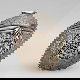 Daum, Nancy, France 1900 ca: A corroded glass vase with an engraved decor of leaves and fruit. Engraved signature, altezza cm 25