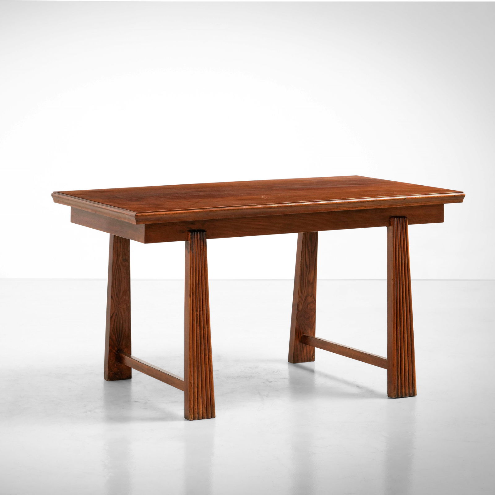 Paolo Buffa Tavolo: Struttura e piano in legno con sostegni in legno grissinato. Prod. Italia, 1940 ca.