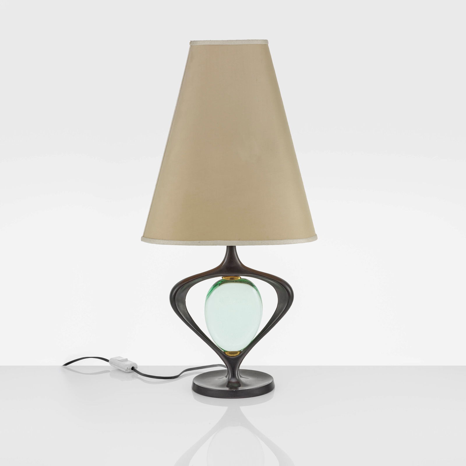 Max Ingrand Table lamp: Brass and lacquered brass structure, bevelled and shaped crystal. Fabric lampshade. Fontana Arte, Italy, c. 1950. F. Deboni, Fontana Arte: Gio Ponti, Pietro Chiesa, Max Ingrand, f. 363, Torino, 2012@@