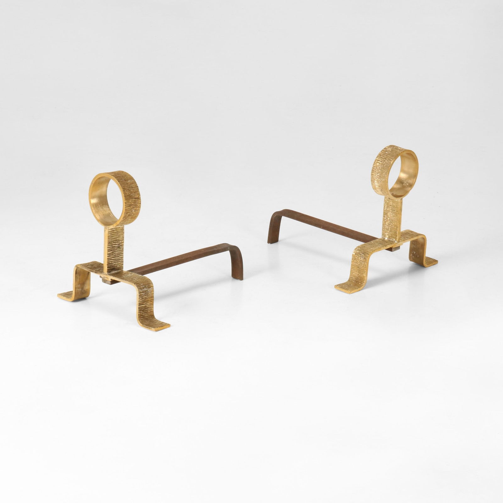 Melchiorre Bega Due alari: Struttura in ferro e ottone lavorato. Prod. Italia, 1950 ca.