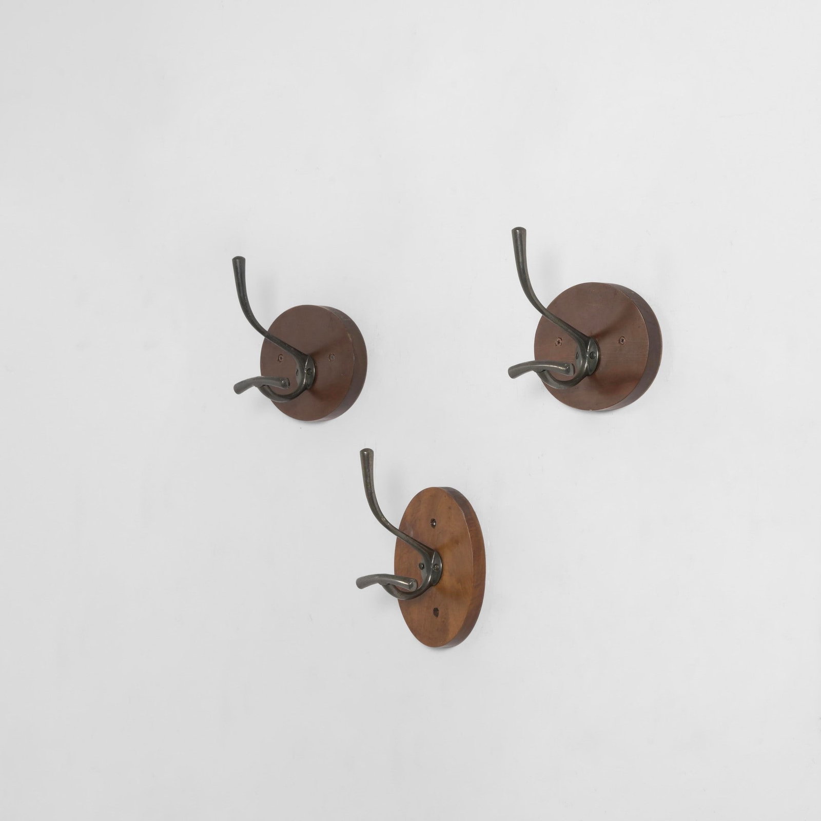 Luigi Caccia Dominioni Tre appendiabiti mod. AT1 (1 of 2)