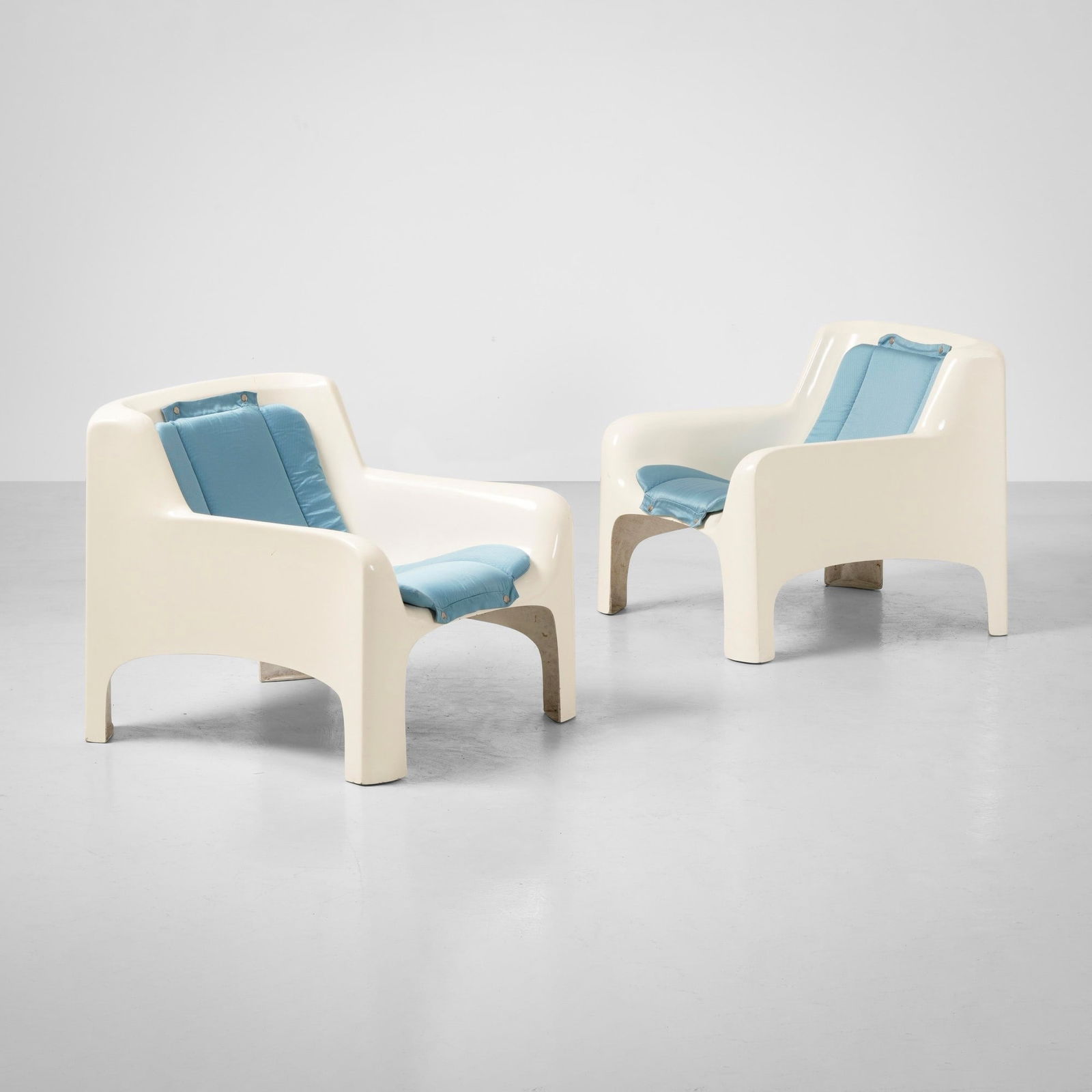 Carlo Bartoli Due poltrone mod. Gaia (1 of 2)