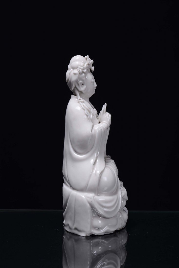 A Blanc de Chine porcelain Guanyin, China, Qing Dynasty - 2