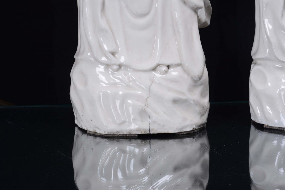 A pair of Blanc de Chine porcelain Guanyin, China, Qing - 3