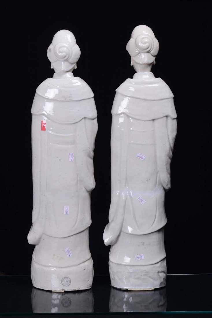 A pair of Blanc de Chine porcelain Guanyin, China, Qing - 6