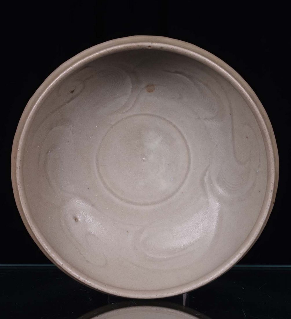 A Longquan celadon earthenware bowl, China, Song Dynast - 2