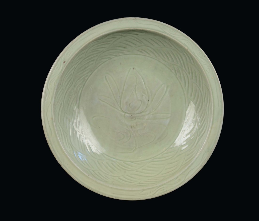 A Longquan Celadon porcelain plate, China, Yuan Dynasty