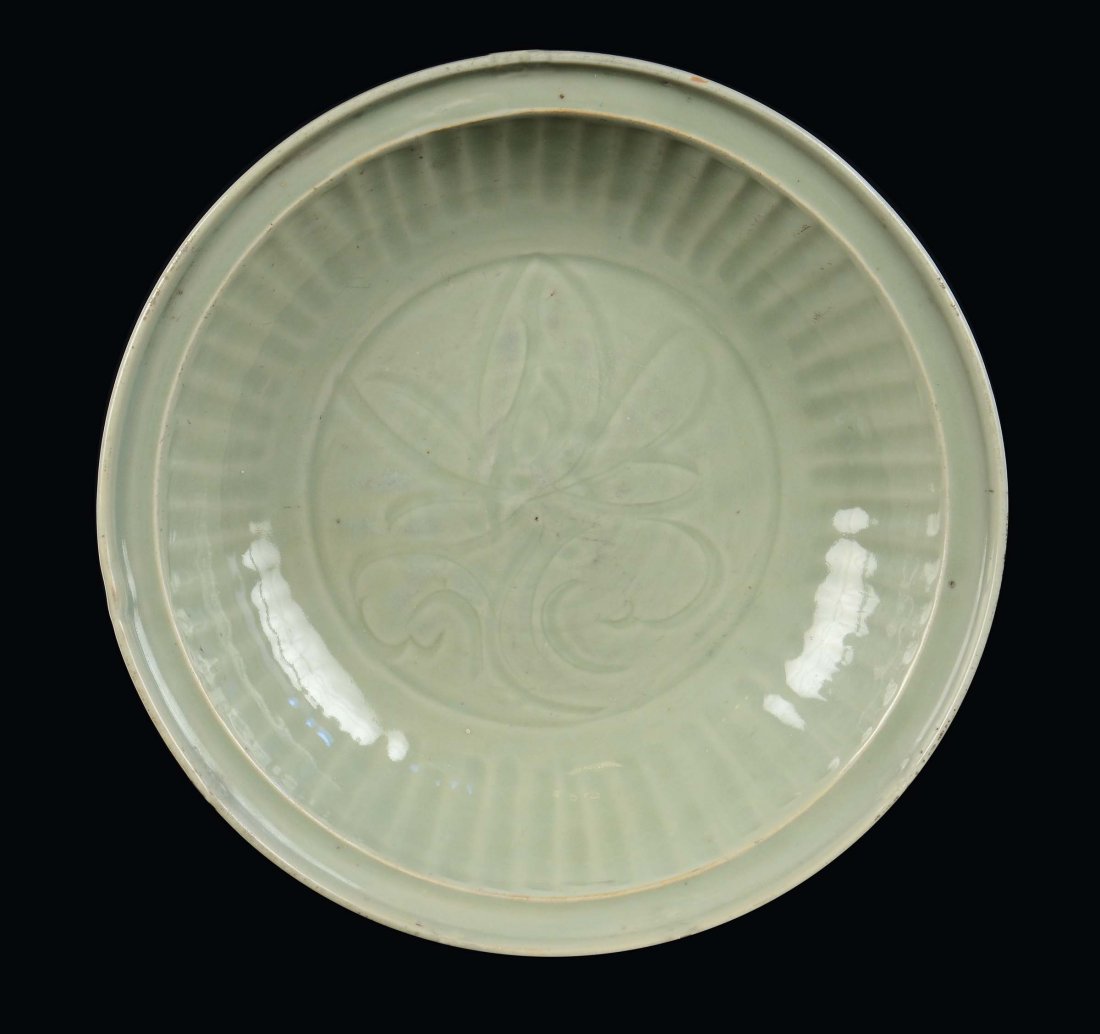 A Longquan Celadon Porcelain plate, China, Yuan Dynasty