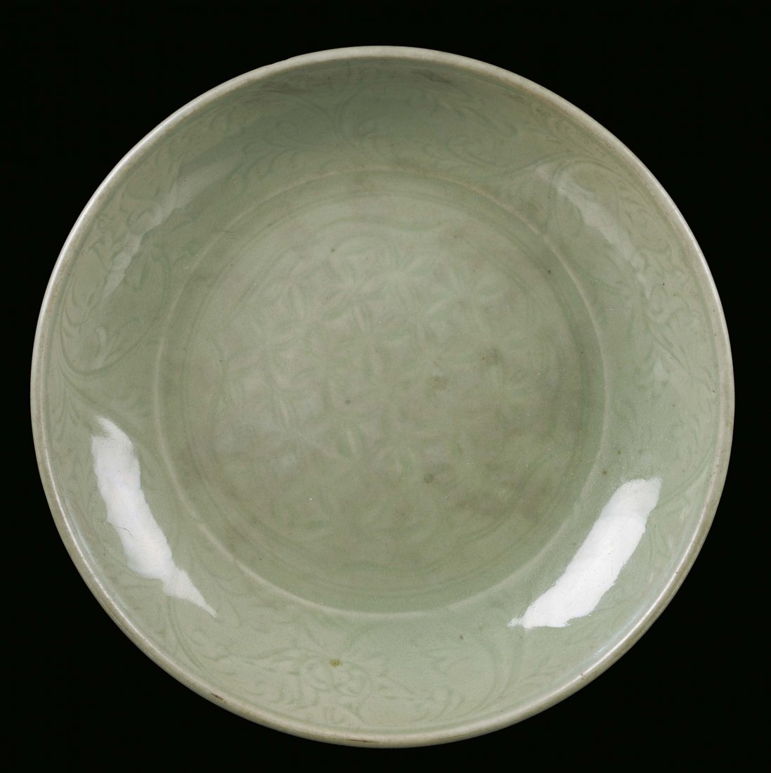 A Longquan Celadon porcelain plate, China, Ming Dynasty