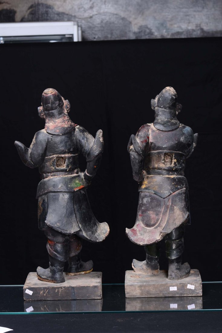 A pair of large black lacquered earthenware Dignitaries - 3