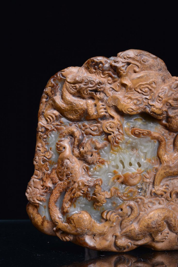 A rare yellow jade mountain with natural surface sculpt - 2