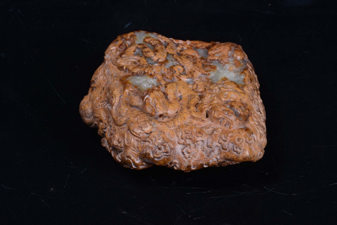 A rare yellow jade mountain with natural surface sculpt - 9