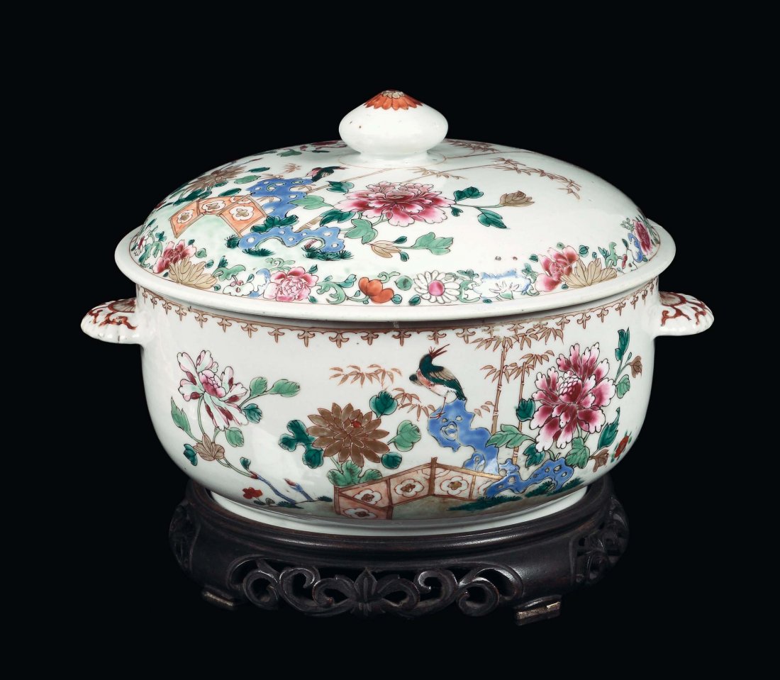 A porcelain tureen East India Company, China, Qing Dyna