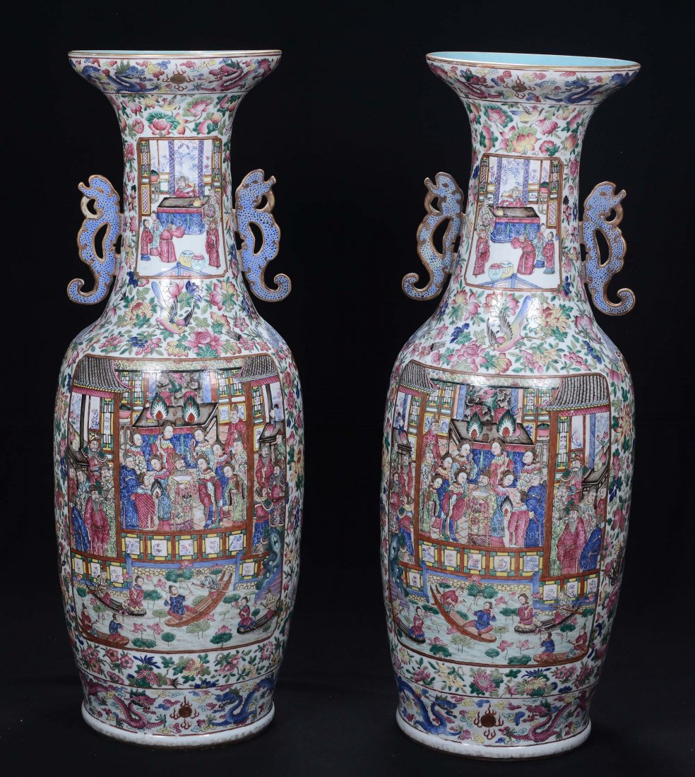 A pair of large Famille Rose porcelain vases, China, Qi - 2