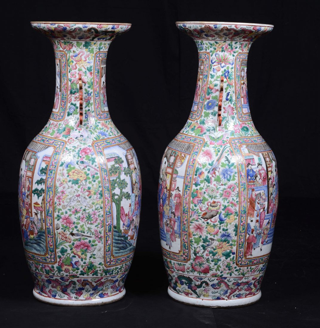 A pair of Famille Rose porcelain vases, China, Qing Dyn - 4
