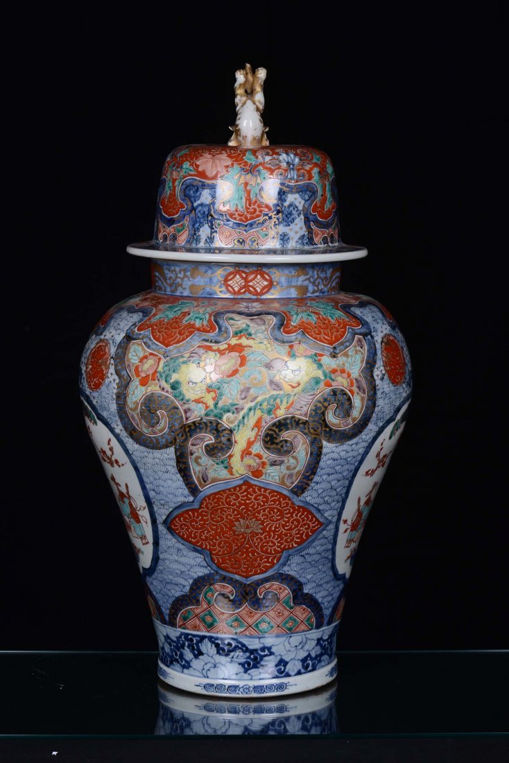 A ceramic Potiche decorated with people and dragons, Ja - 4