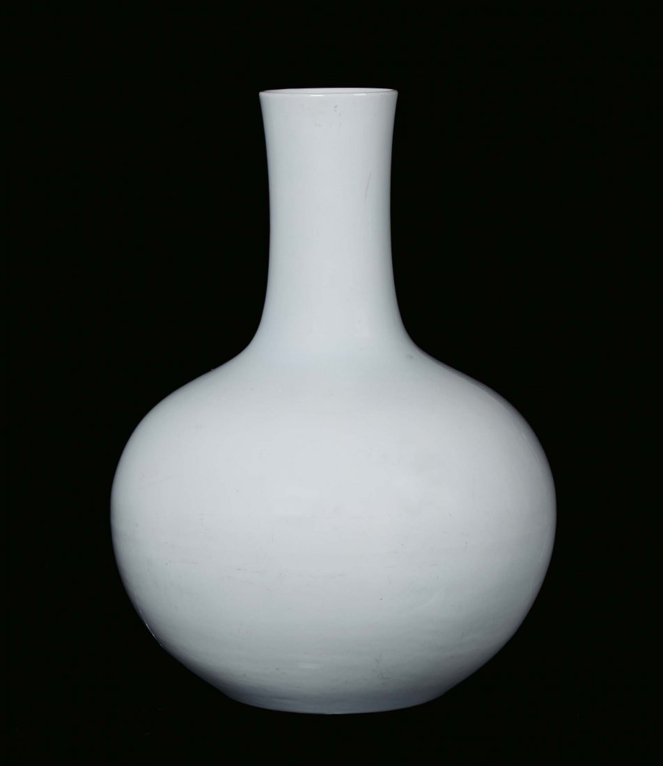 A large white porcelain vase, China, Qing Dynasty, seco