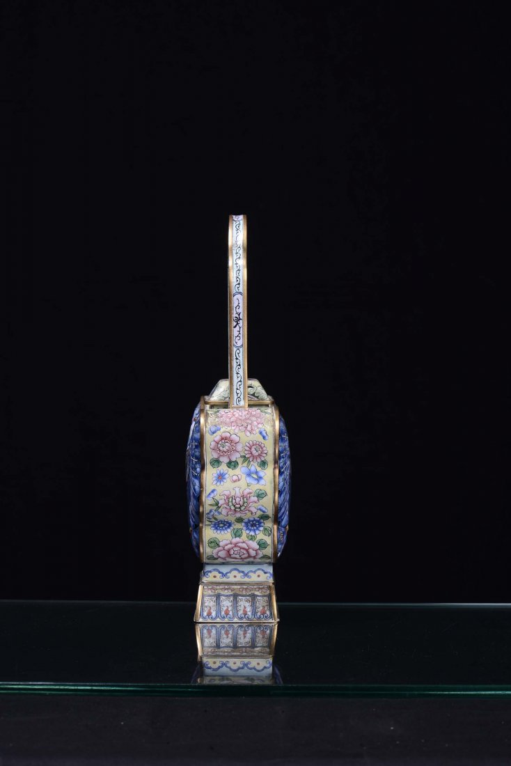 A Canton enamelled metal teapot in the shape of a butte - 4