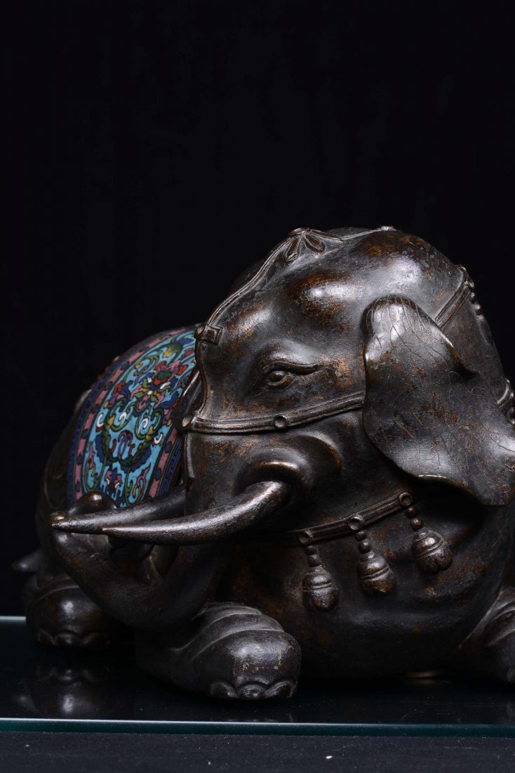 A pair of bronze and cloisonnÃ© enamels elephants, Chin - 4
