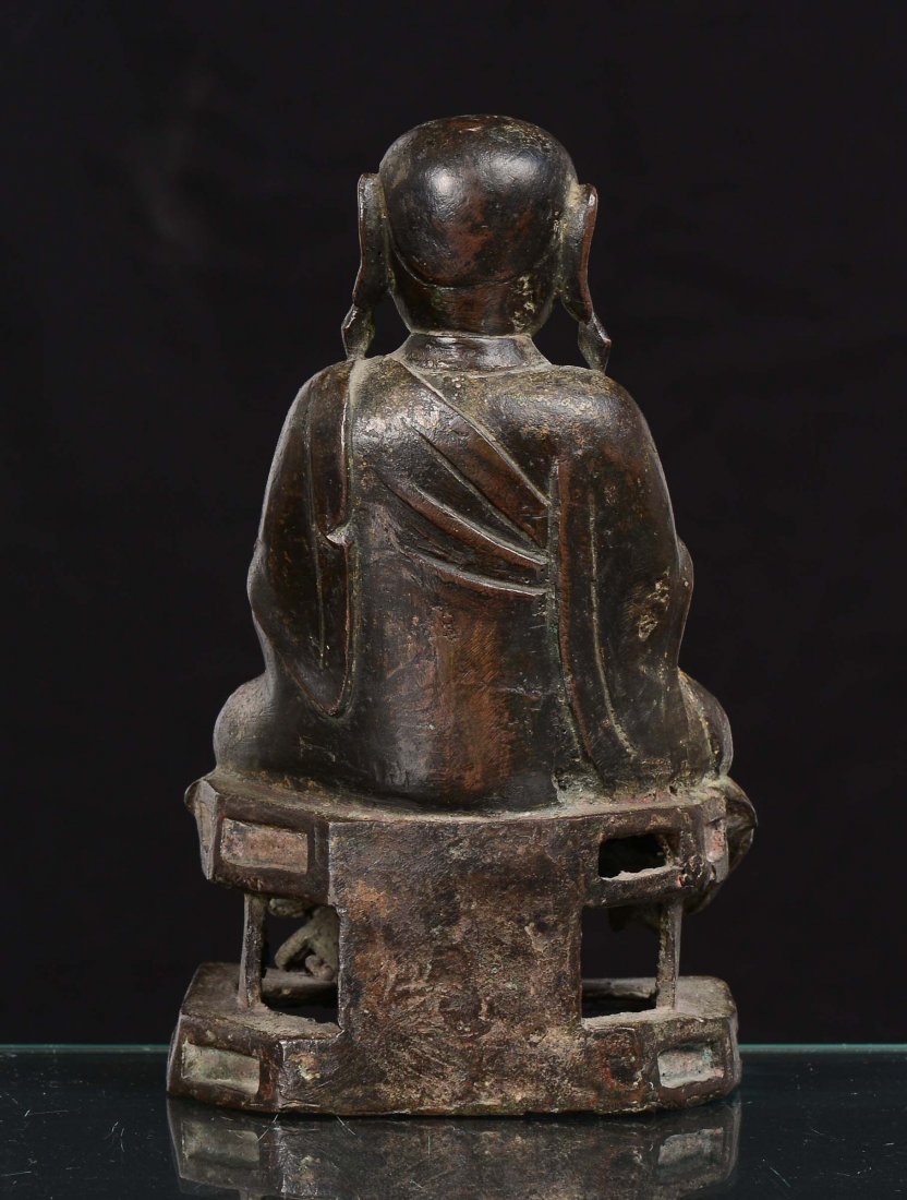 A rare Lohan figure with bronze dog, China, Ming Dynast - 2
