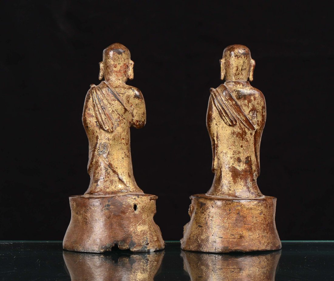 A pair of gilt bronze Lohan figures, China, Ming Dynast - 2