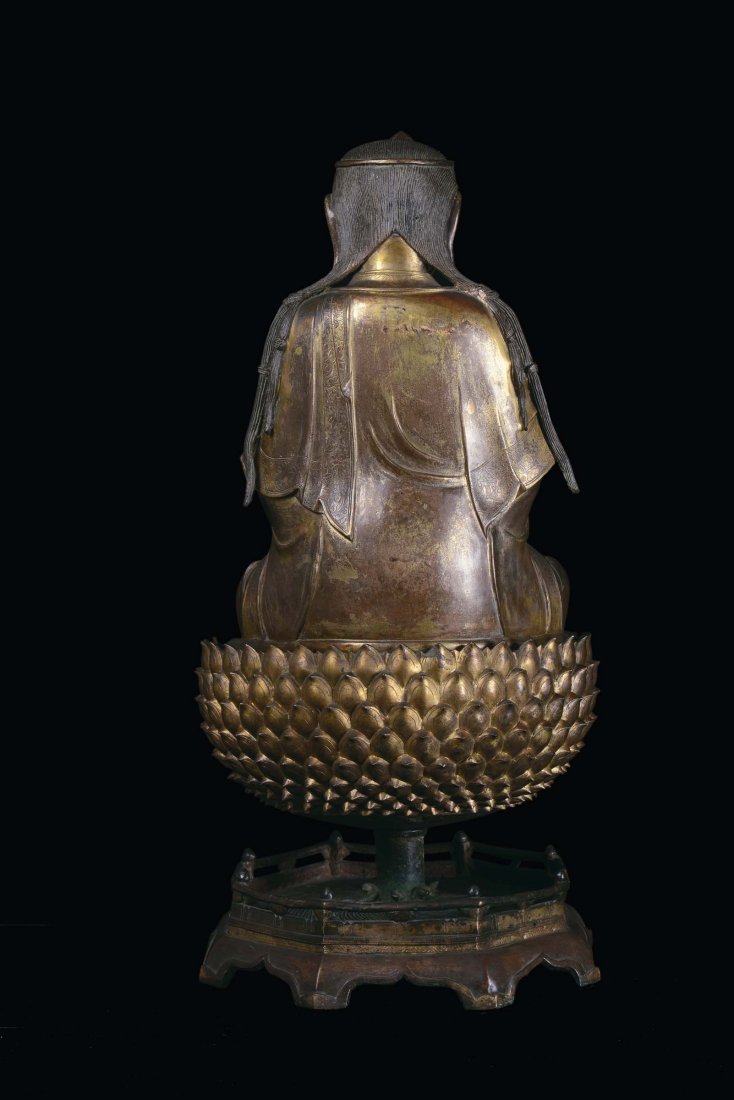 A large and important gilt bronze figure of Buddha on a - 3