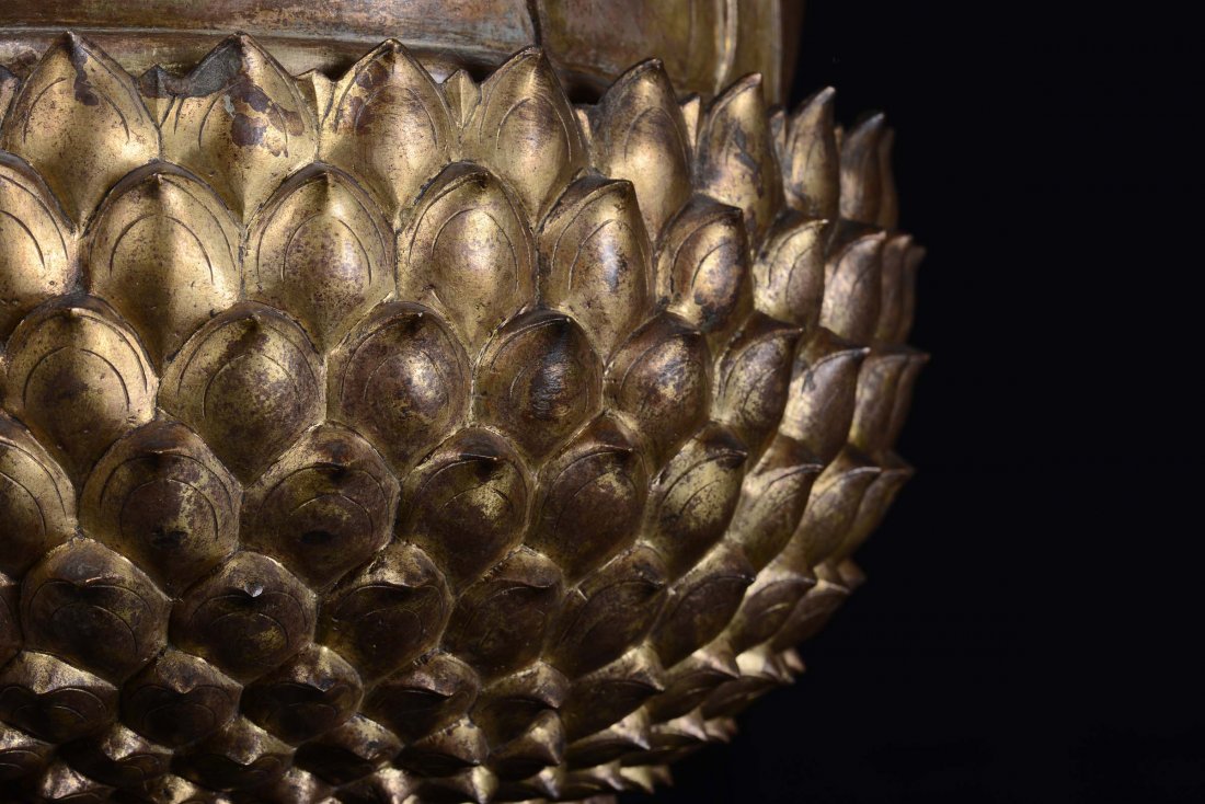 A large and important gilt bronze figure of Buddha on a - 5