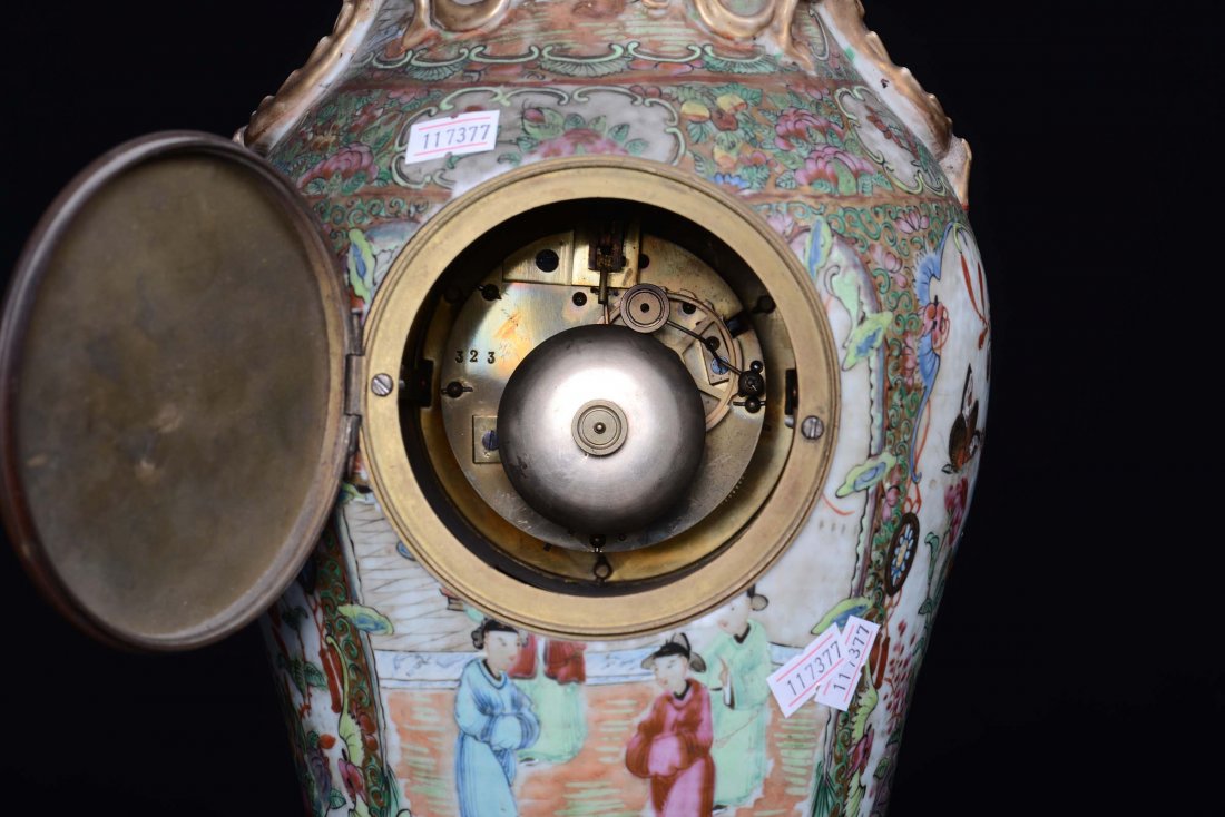 A Canton porcelain vase, modified into a clock, China 1 - 3