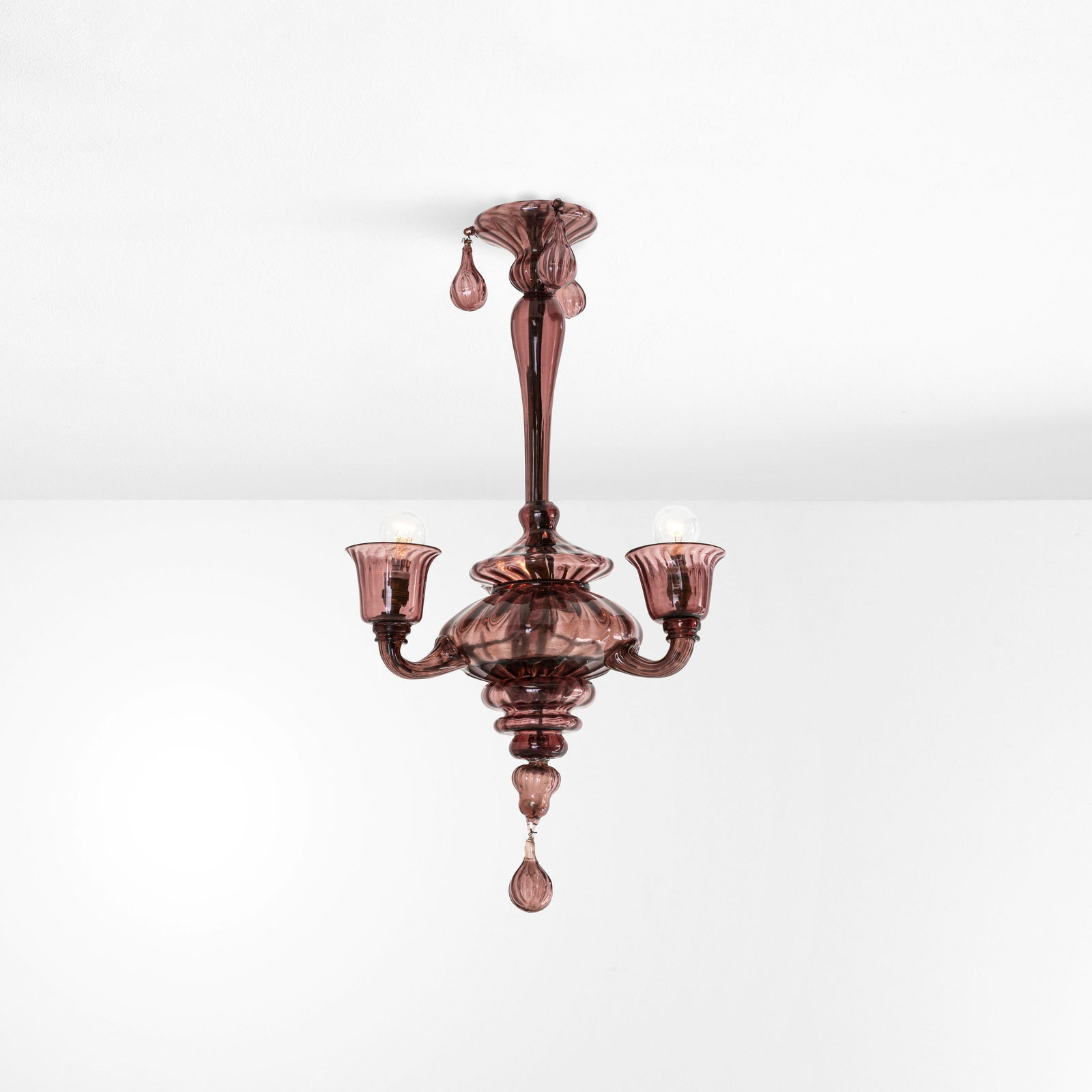 Vittorio Zecchin Lampada a sospensione: Struttura in metallo e vetro di Murano. Prod. MVM Cappellin, Italia, 1920 ca.