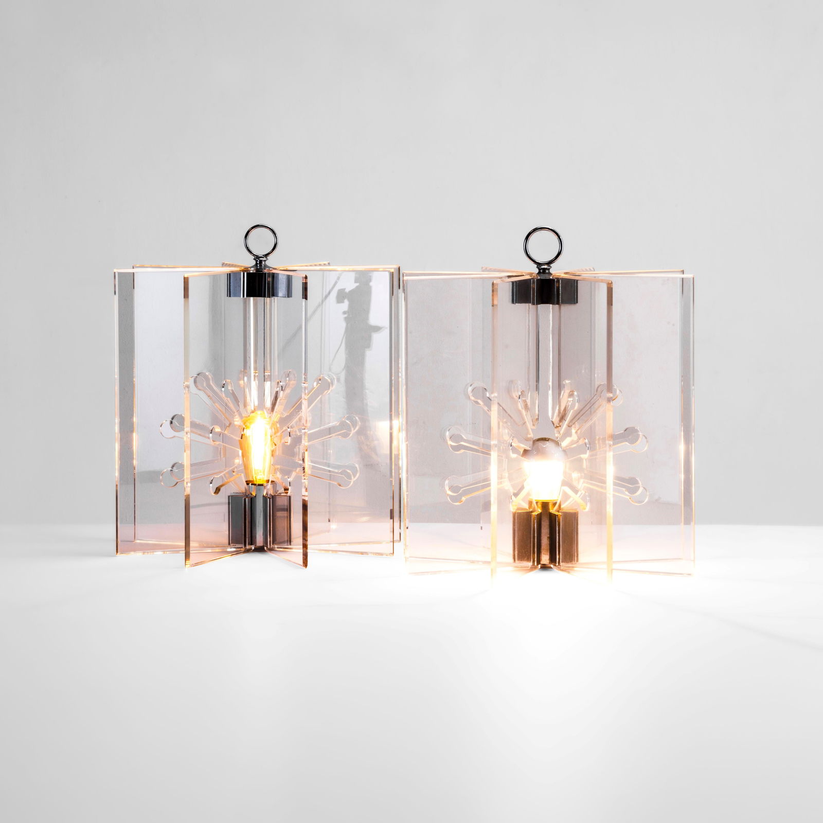 Franco Albini e Franca Helg Due lampade da tavolo mod. 524 (1 of 3)