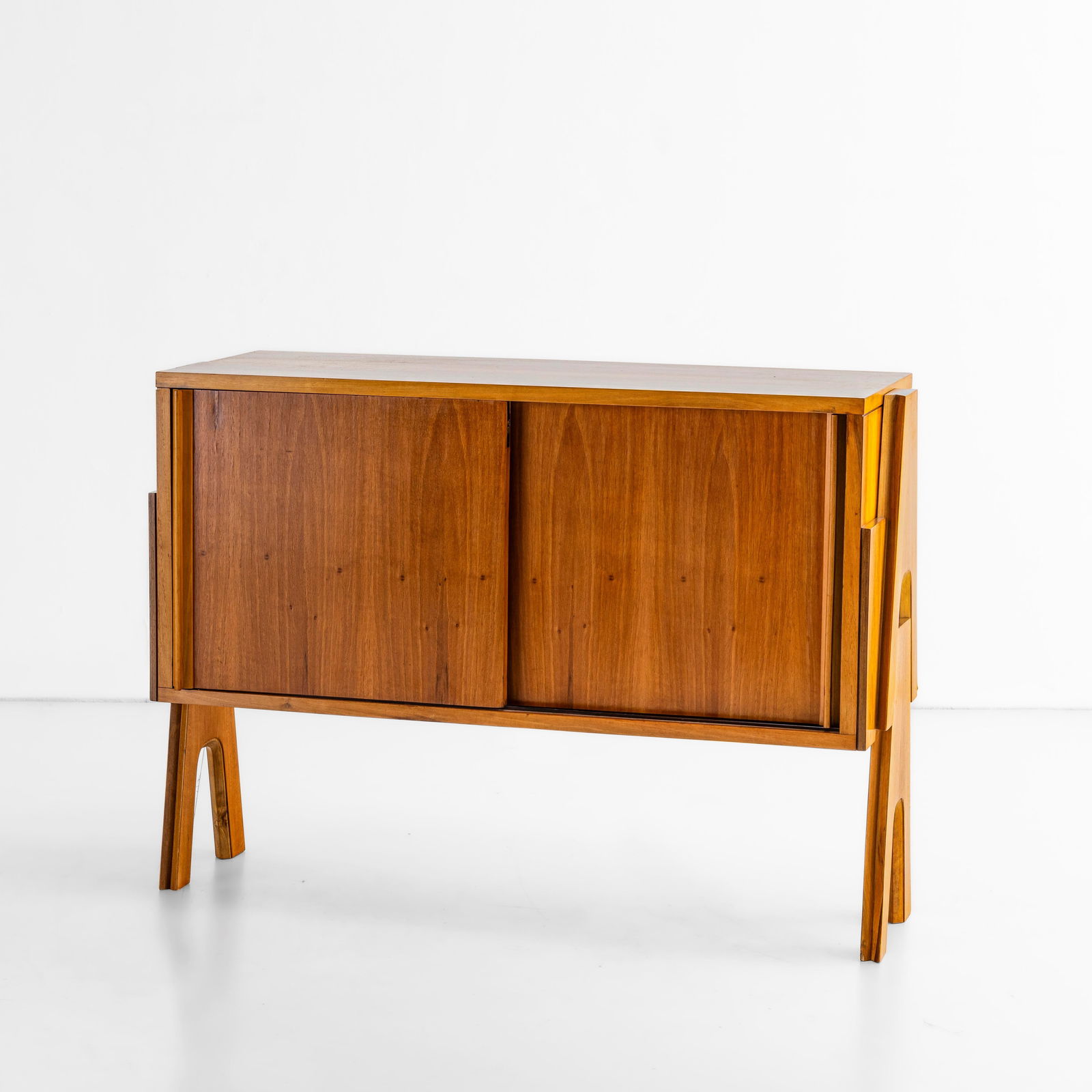 Angelo Mangiarotti Bruno Morassutti Mobile contenitore (1 of 1)