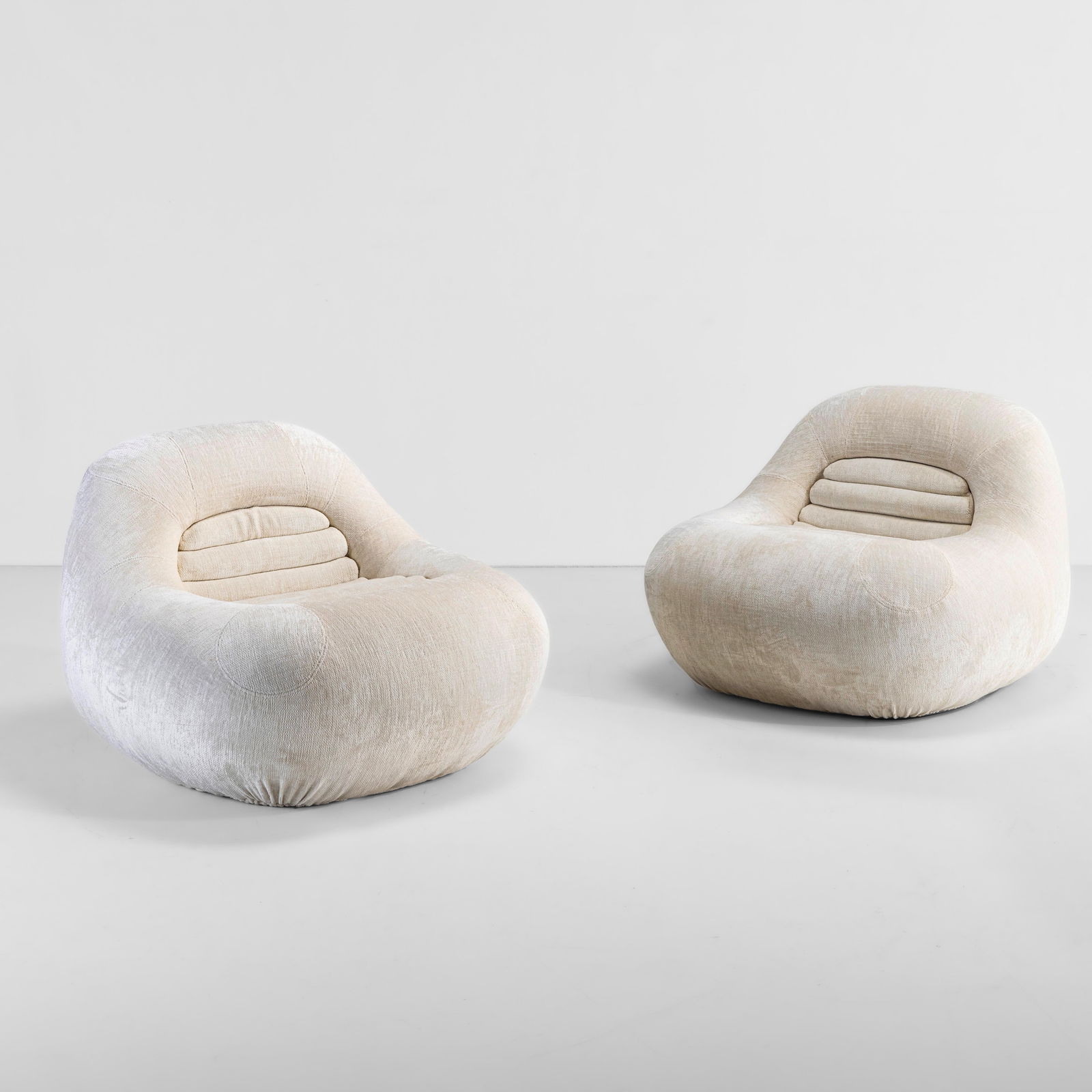 De Pas, D'Urbino, Lomazzi Due poltrone mod. Carrera (1 of 2)