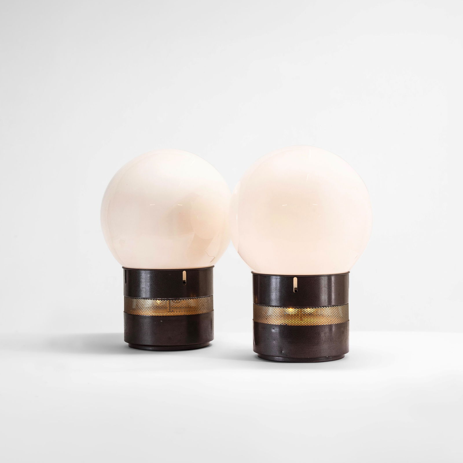 Gae Aulenti Due lampade da tavolo mod. mezzo Oracolo (1 of 3)