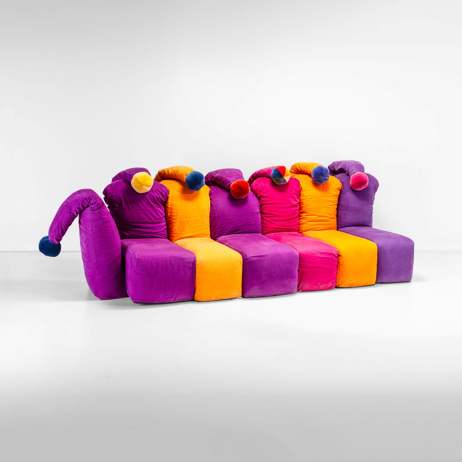 Gaetano Pesce Divano componibile mod. Il Giullare: Struttura in metallo, poliuterano espanso, rivestimento in tessuto. Marchio originale. Prod. Meritalia, Italia, 2000 ca.