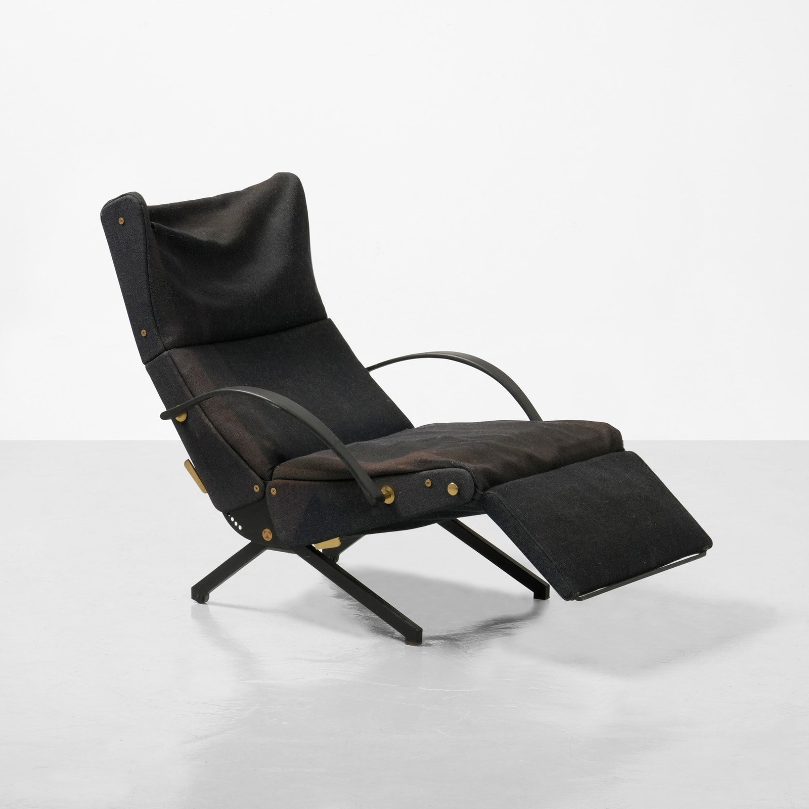 Osvaldo Borsani Poltrona chaise longue reclinabile mod. P40 (1 of 1)