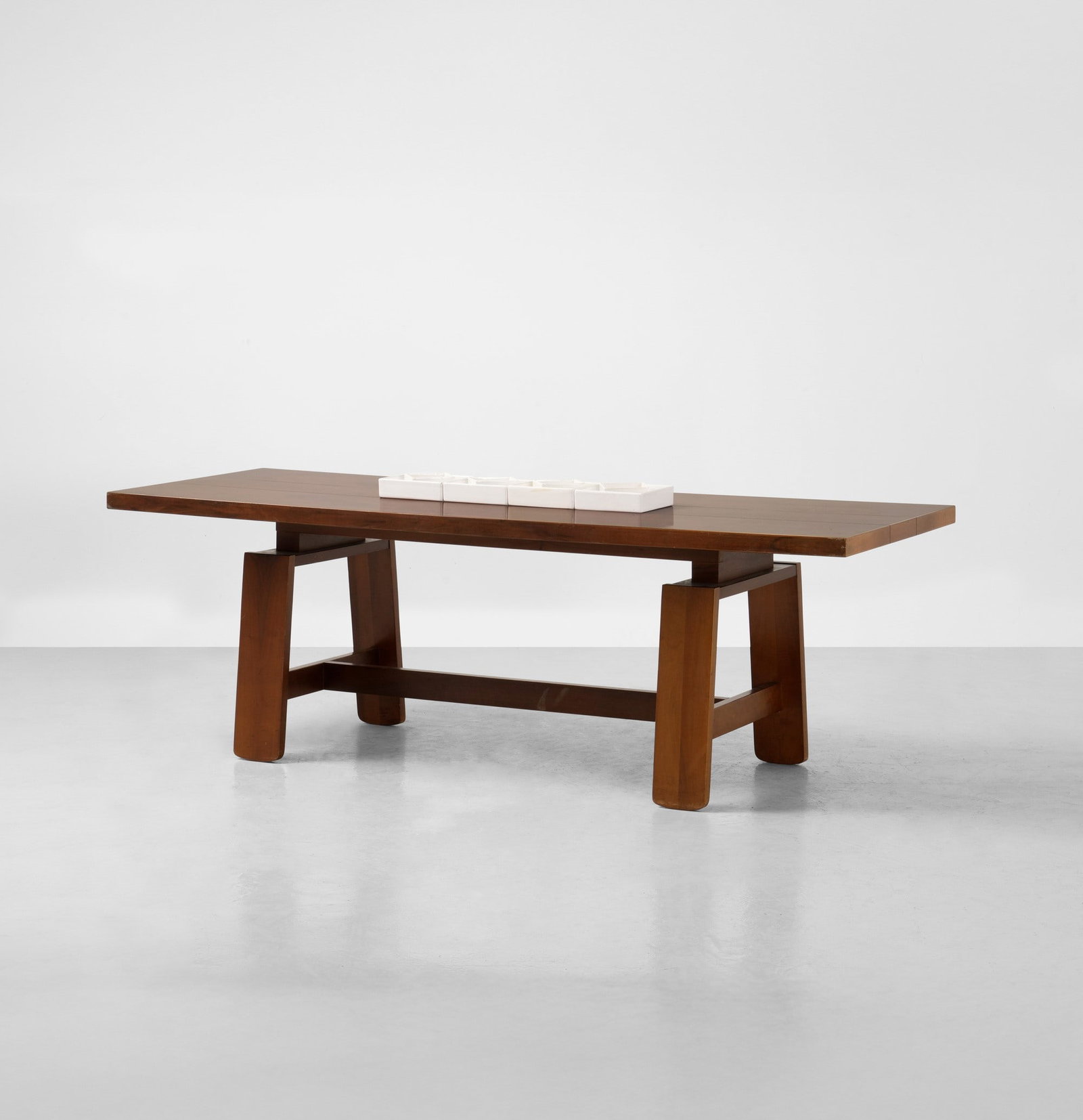 Silvio Coppola Tavolo mod. 611: Struttura e piano in legno con elementi contenitori in porcellana smaltata. Marchio originale sulle ceramiche. Prod. Bernini, Italia, 1964. Domus n. 436, marzo 1966 . Measuers: cm 220,5X80,5X73,5