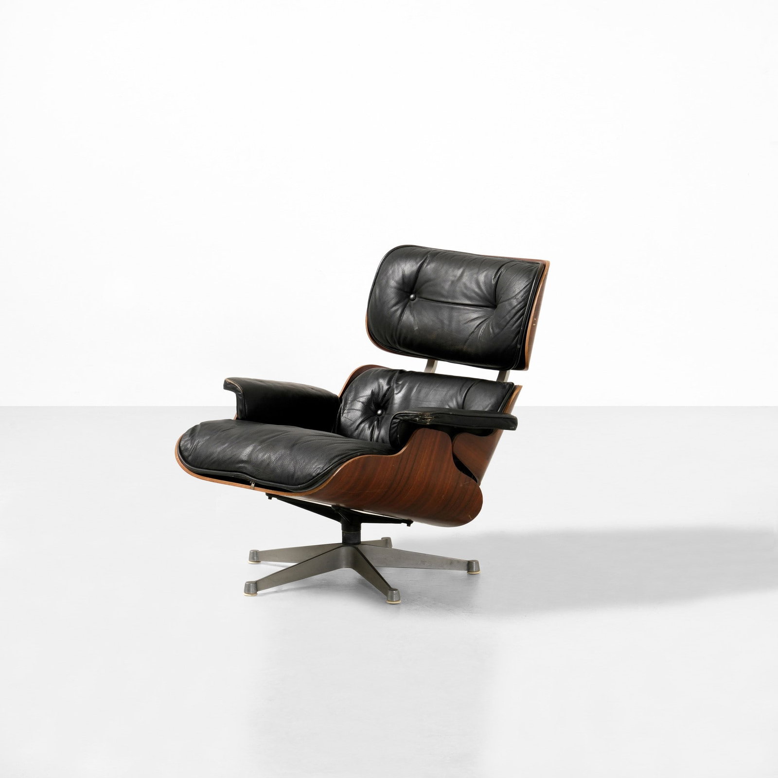 Charles & Ray Eames Lounge chair mod. 670 (1 of 1)