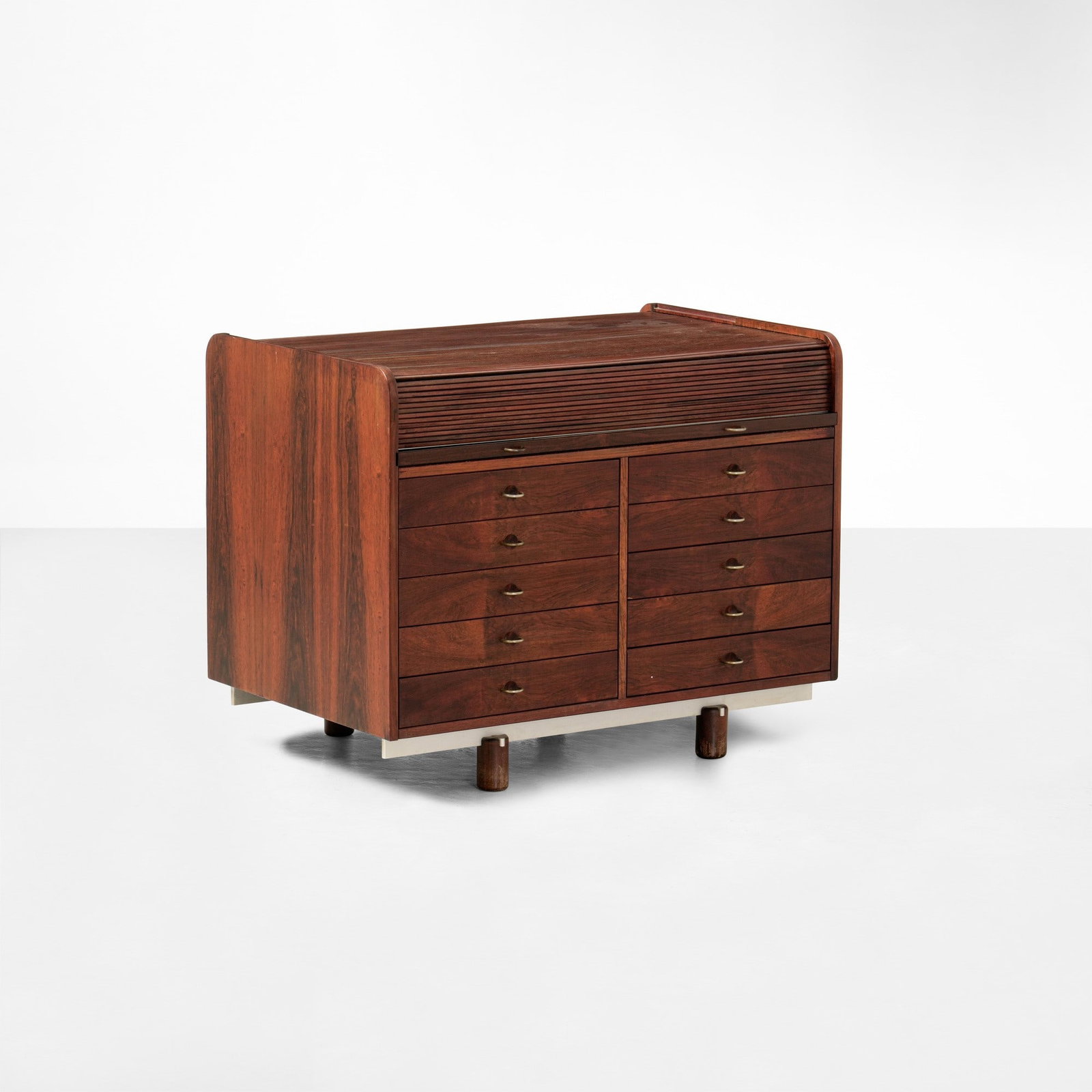 Gianfranco Frattini Mobile contenitore mod. 804: Struttura in legno, movimento a serrandina e dettagli in alluminio. Prod. Bernini, Italia, 1961. G. Gramigna, Le Fabbriche del design, I produttori dell’arredamento domestico in Italia 1950-2000, p.