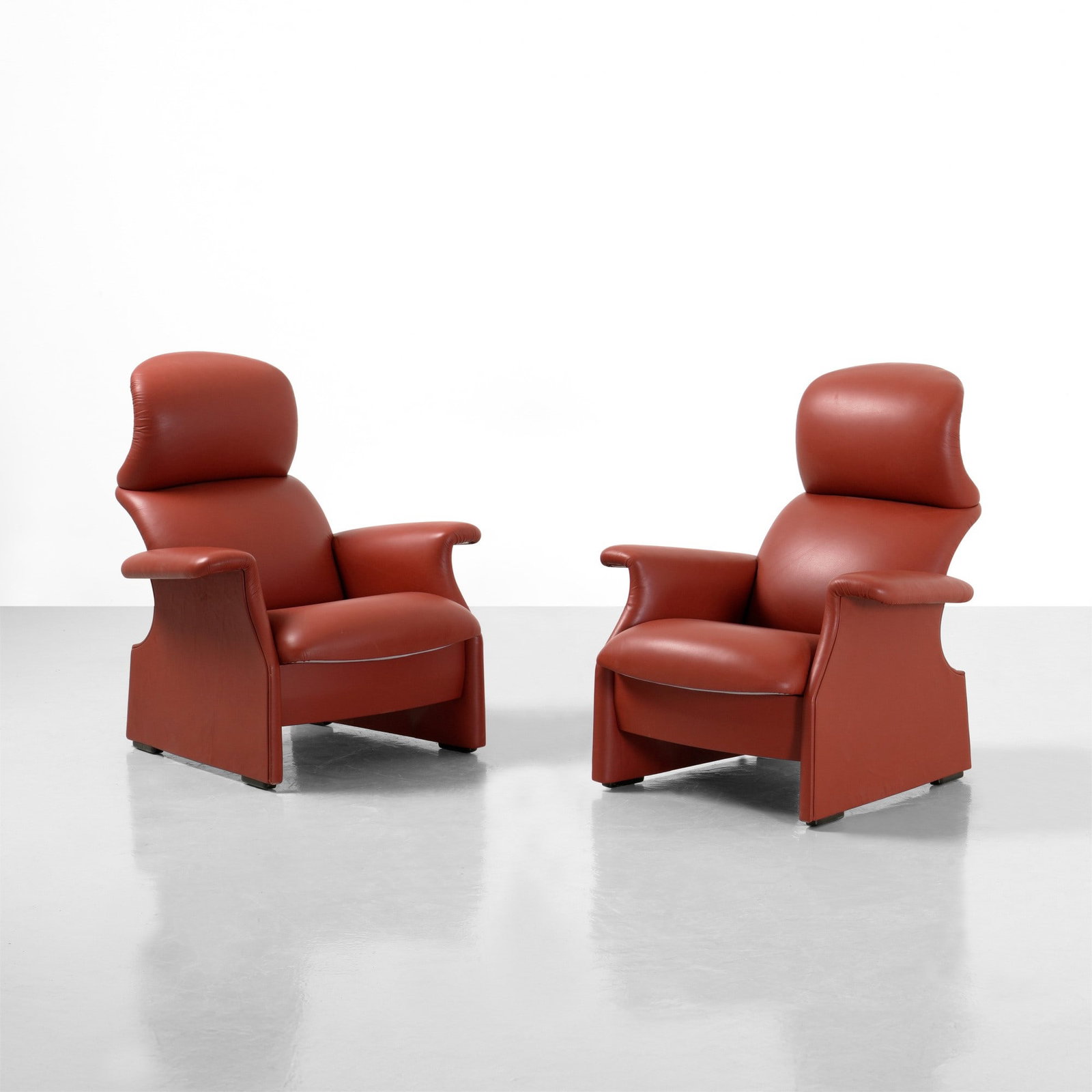 Studio Gavina Due poltrone mod. Viscontea (1 of 2)